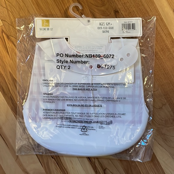 Christmas 2 Pack Silicone Bibs - Picture 2 of 7